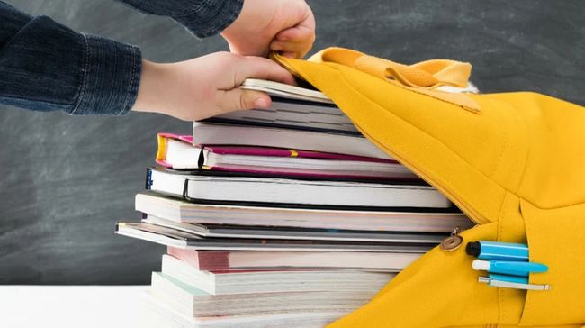 Пакунок школяра: Мінсоцполітики закриває прийом заяв