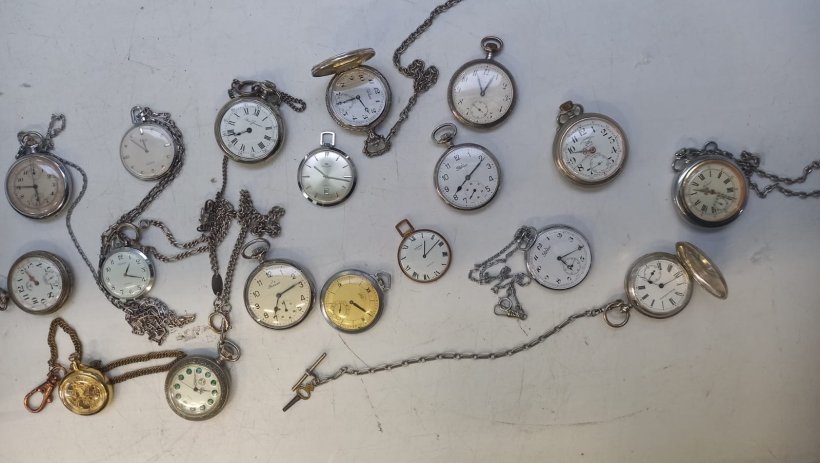 На кордоні з Румунією прикордонники виявили колекцію старовинних годинників