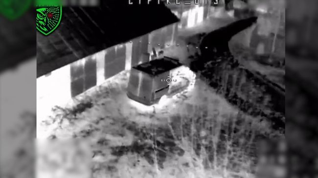 Мінус склад БК, укриття, антени, авто, БпЛА та генератор – «СТРІКС» завдає ударів по ворогу (ВІДЕО) Мінус склад БК, укриття, антени, авто, БпЛА та генератор – «СТРІКС» завдає ударів по ворогу (ВІДЕО)