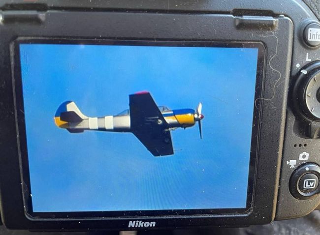 Итак… на защиту одесского неба заступил новый поршневичок Як-52 Итак… на защиту одесского неба заступил новый поршневичок Як-52