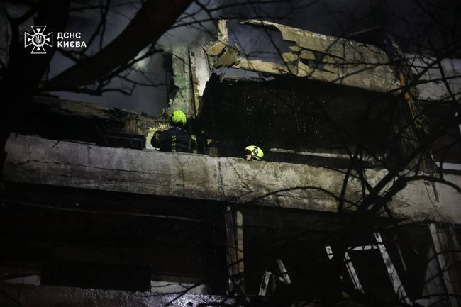 Оккупанты снова нанесли массированный удар по Киеву: 2 человек погиб, 6 пострадавших