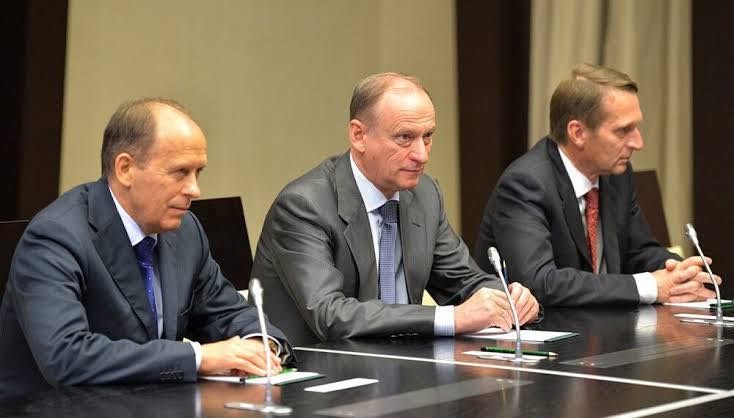 Режим колективної посередності: анатомія російської еліти