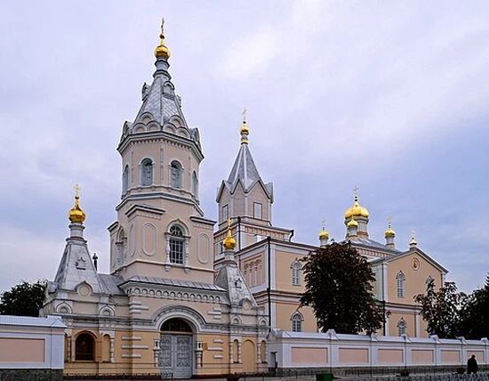 Суд заблокував ліквідацію Корецького монастиря УПЦ МП на Рівненщині: Держетнополітиці повернули позов