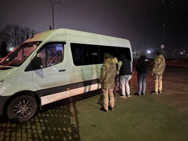 Хованки на кордоні: як трійця хитрунів намагалася обійти контроль Хованки на кордоні: як трійця хитрунів намагалася обійти контроль