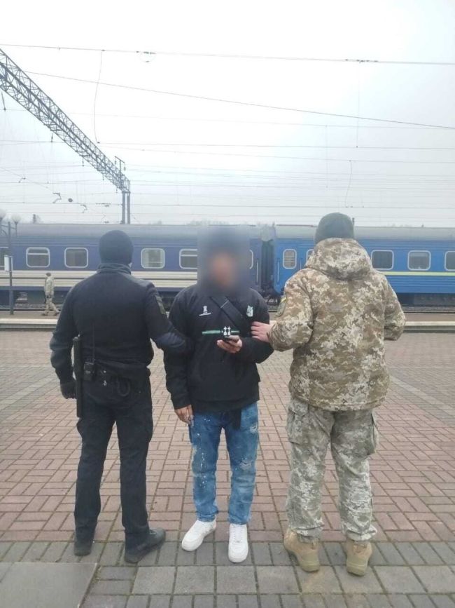 Хованки на кордоні: як трійця хитрунів намагалася обійти контроль Хованки на кордоні: як трійця хитрунів намагалася обійти контроль