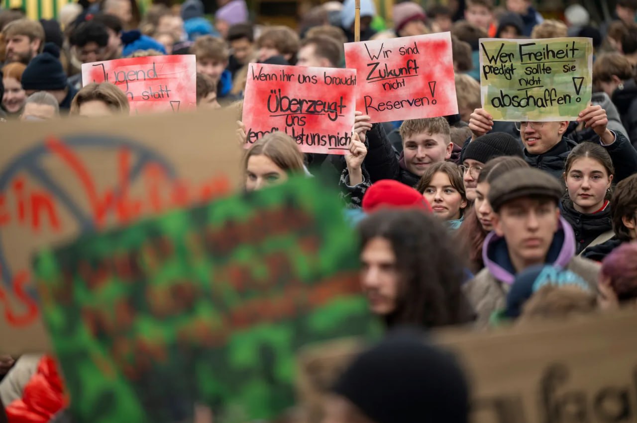 Новости из параллельной реальности непуганных и блаженных Новости из параллельной реальности непуганных и блаженных