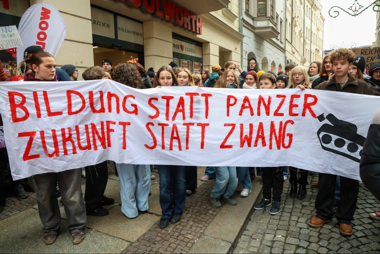 Новости из параллельной реальности непуганных и блаженных Новости из параллельной реальности непуганных и блаженных