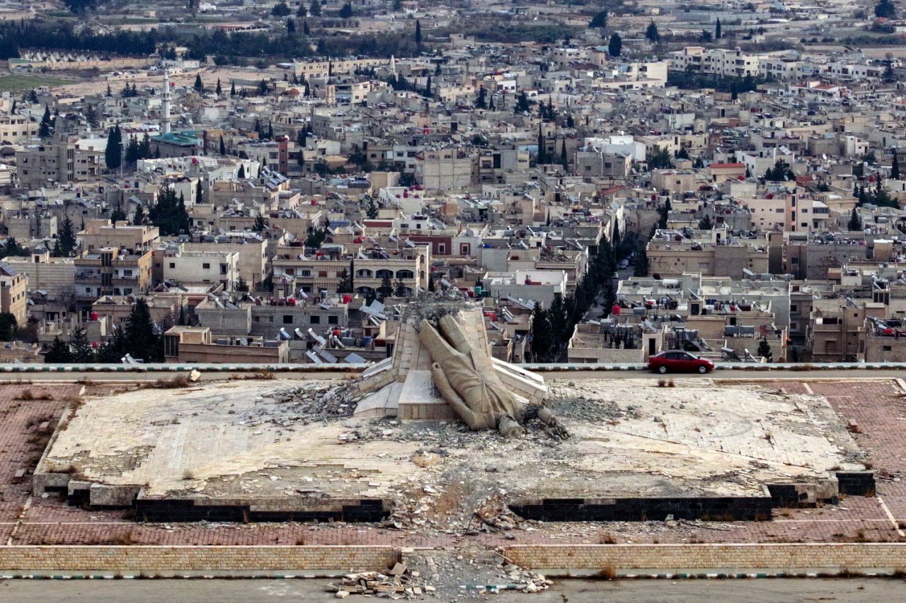 Рік тому сирійський диктатор Башар Асад сів на літак до москви й став ще одним президентом-втікачем, що переховується в росії