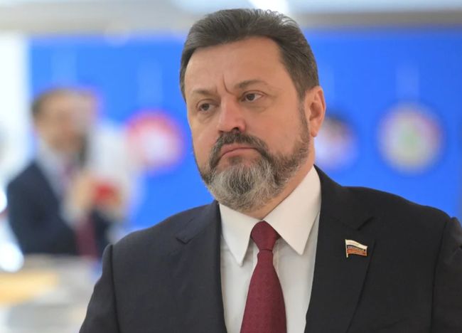 Екснардепу-зраднику Деркачу дали героя росії