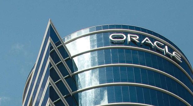 Акції партнера OpenAI різко впали, експерти говорять про кризу ШІ-бульбашки