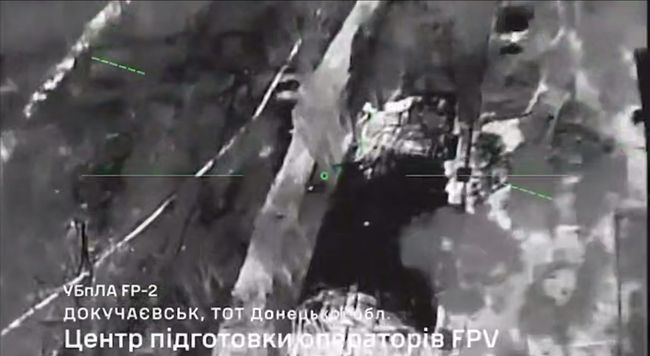 ССО уразили потяг з пальним в Криму та центр підготовки операторів FPV у Донецькій області ССО уразили потяг з пальним в Криму та центр підготовки операторів FPV у Донецькій області