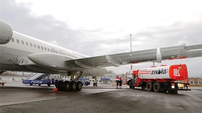 У Лукойла забирають всю паливну інфраструктуру в аеропорту Кишинева