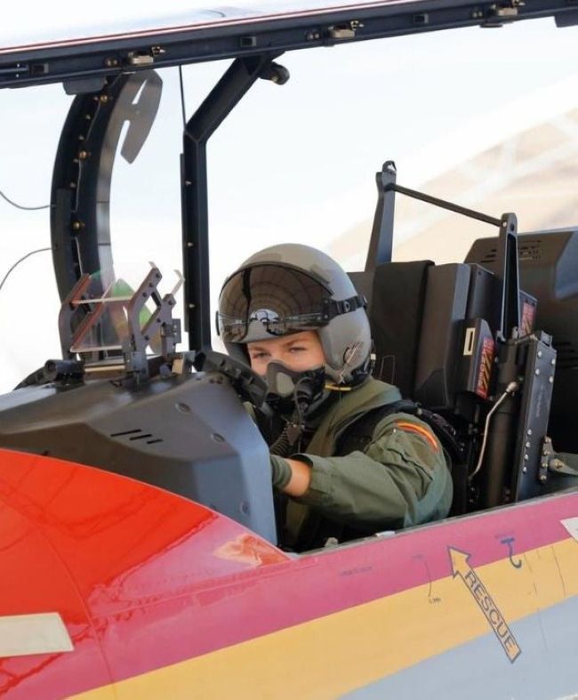 Испанская принцесса совершила первый самостоятельный полет