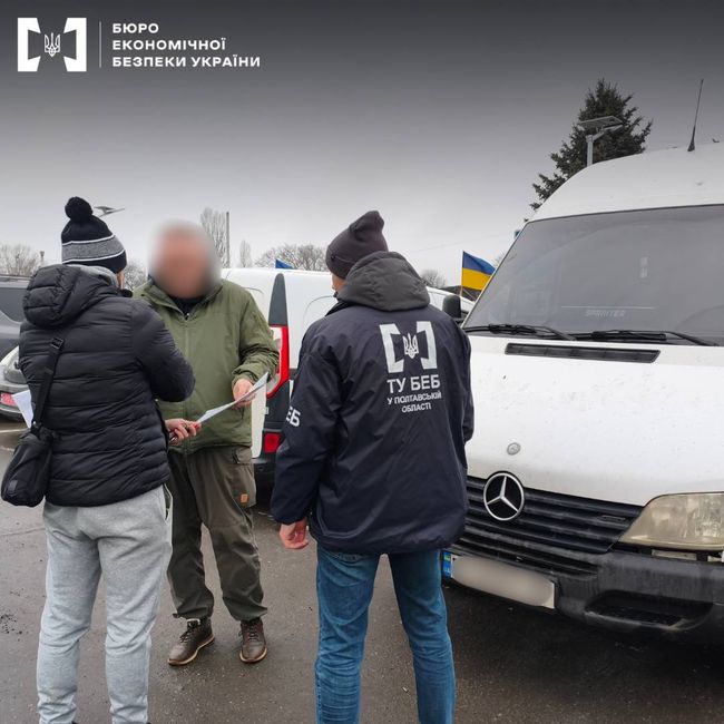 БЕБ передало конфіскований мікробусік до армії