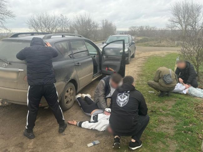 У багажнику на навчання. Прикордонники затримали авто з «пасажиром», який їхав до Молдови (ВІДЕО)