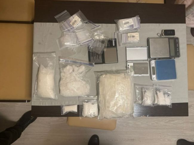 На кордоні зі Словаччиною затримали двох наркоділків, які ввозили в Україну партію метамфетаміну (ВІДЕО)