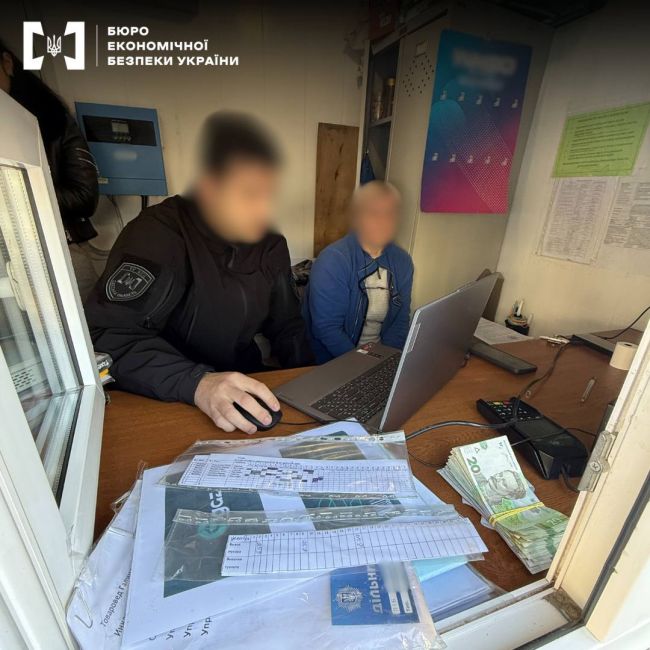 БЕБ зупинило роботу незаконних заправок БЕБ зупинило роботу незаконних заправок