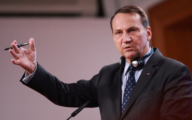 А міг би й бритвою...: Сікорський відповів на заяву Захарової про те, що Ленін був архітектором Польщі