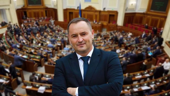 Справа «грошей у конвертах за голосування у Верховній Раді: підозру від НАБУ отримав «слуга народу» Михайло Лаба