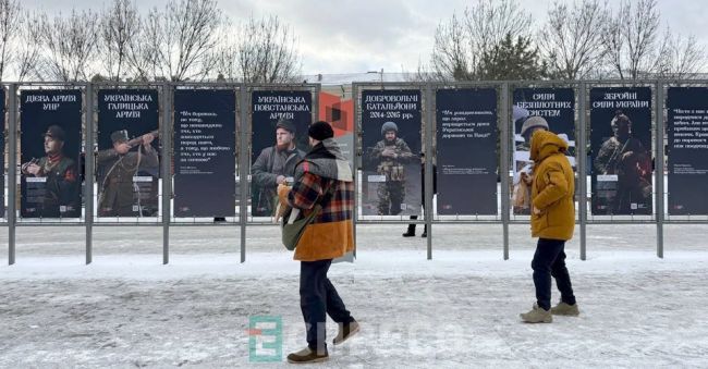 У Києві відкрили вуличну виставку про тисячолітню історію українського війська У Києві відкрили вуличну виставку про тисячолітню історію українського війська