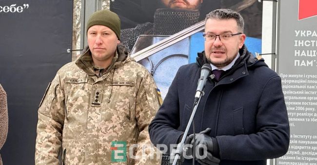 У Києві відкрили вуличну виставку про тисячолітню історію українського війська У Києві відкрили вуличну виставку про тисячолітню історію українського війська