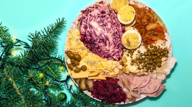 Як довго можна зберігати салати після застілля та які з них псуються найшвидше? Пояснення нутриціологині