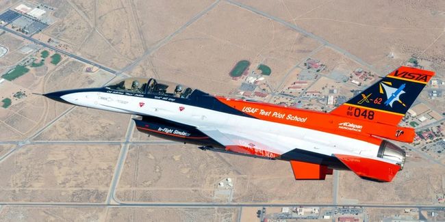 Розробники Lockheed Martin навчили штучний інтелект керувати винищувачем X-62A Vista