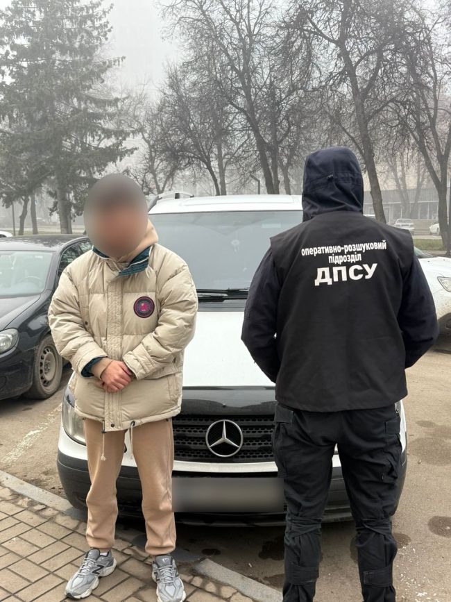 Оперативники Чернівецького прикордонного загону ліквідували канал незаконного переправлення громадян до Молдови (ФОТО)