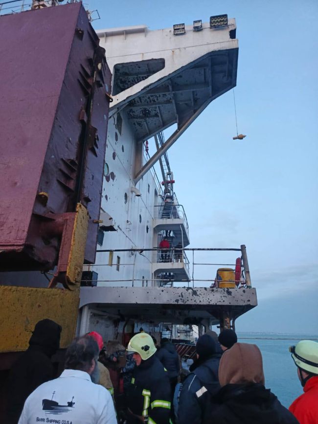 росія здійснила черговий акт терору проти цивільного судноплавства - уражено два судна росія здійснила черговий акт терору проти цивільного судноплавства - уражено два судна