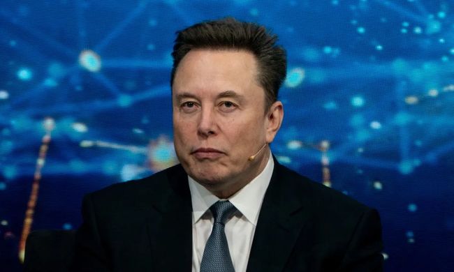 Маск називає Велику Британію «фашистською» через загострення суперечки щодо зображень Grok AI