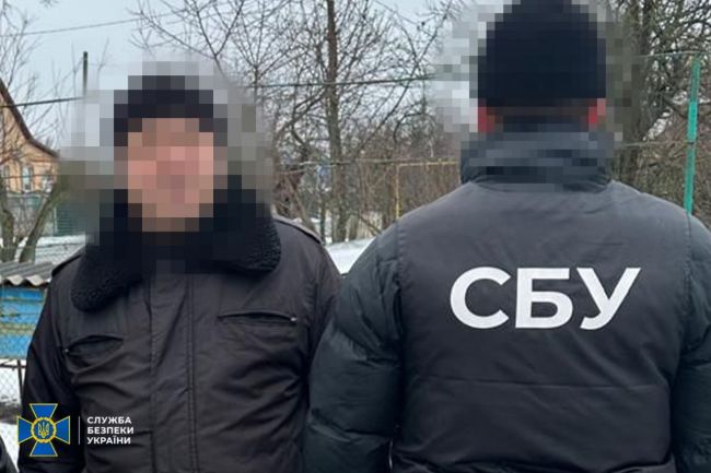 СБУ та Нацполіція викрили злочинне угруповання, яке намагалося продати одну із найбільших партій «трофейної» зброї за час повномасштабної війни СБУ та Нацполіція викрили злочинне угруповання, яке намагалося продати одну із найбільших партій «трофейної» зброї за час повномасштабної війни