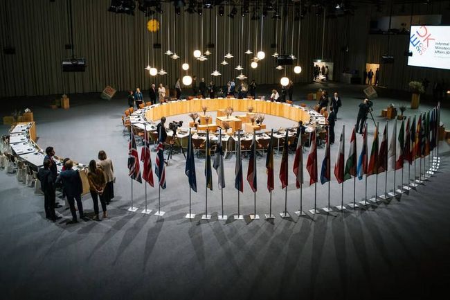 ЄС може призначити окремого переговорника для контактів із путіним, — Politico