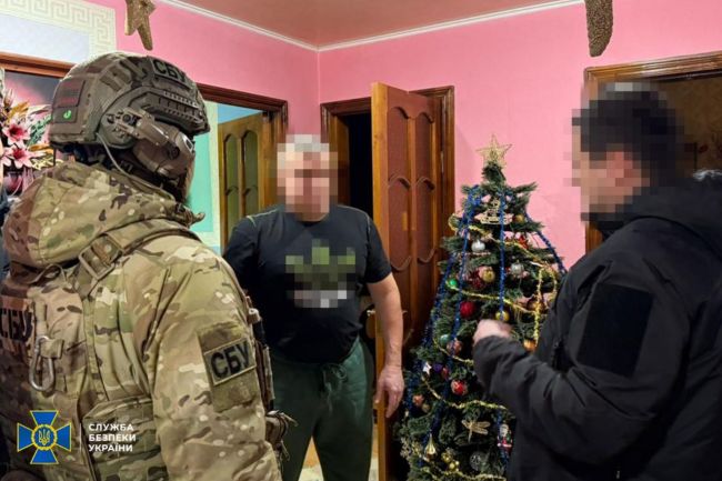 СБУ виявила понад 300 тис. доларів США під час обшуків у очільниці однієї із районних ВЛК на Дніпропетровщині