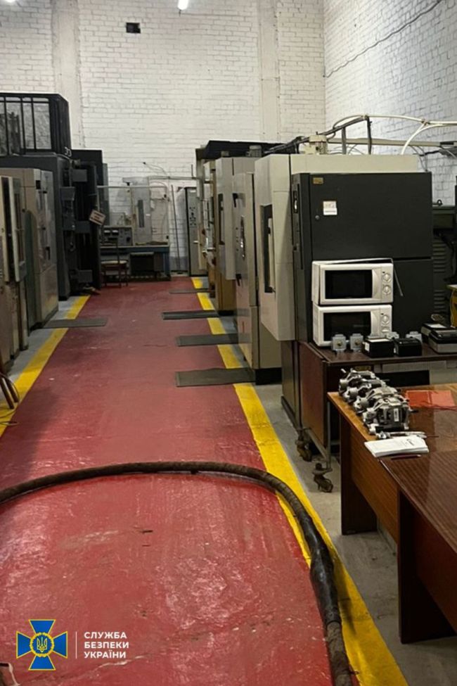 СБУ та ОГП викрили ділка, який поставив ЗСУ браковані балістичні окуляри на 60 млн гривень СБУ та ОГП викрили ділка, який поставив ЗСУ браковані балістичні окуляри на 60 млн гривень