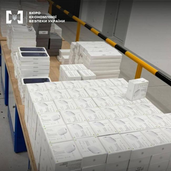 БЕБ - припинено спробу контрабанди техніки відомого бренду на понад 35 млн грн: детінізація ринку триває