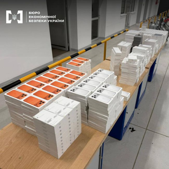 БЕБ - припинено спробу контрабанди техніки відомого бренду на понад 35 млн грн: детінізація ринку триває