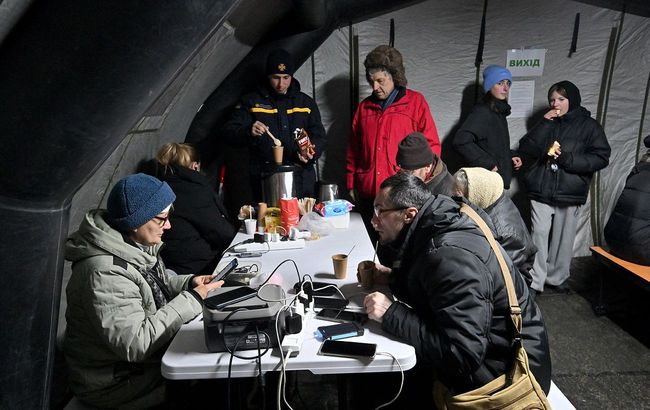 Без світла і в мороз: скільки реально працює мобільний зв’язок та інтернет в Україні