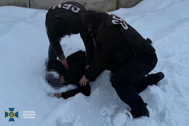 СБУ затримала агентів гру рф, яким наказали розвідати наслідки від удару «Орєшніком» по Львівщині