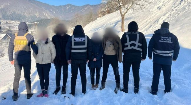 Правоохоронці ліквідували схему переправлення через кордон чоловіків призовного віку