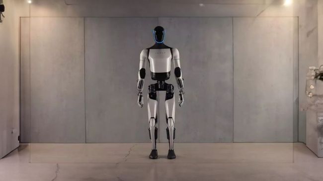 Tesla невдовзі планує почати продаж свого людиноподібного робота: відома дата