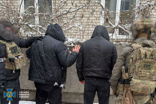 СБУ і Нацполіція викрили у Вінниці злочинне угруповання, яке продавало ухилянтам посвідчення фейкового «добробату»