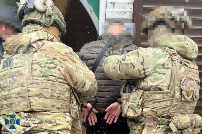 СБУ і Нацполіція викрили у Вінниці злочинне угруповання, яке продавало ухилянтам посвідчення фейкового «добробату»