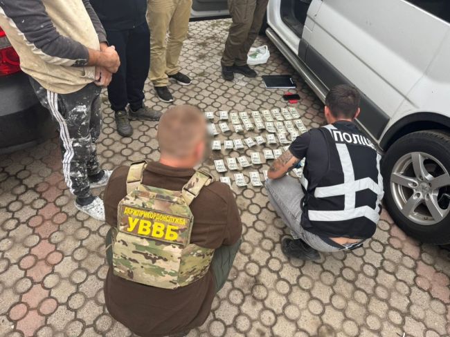 Псевдомашиністом до Молдови: прикордонники викрили злочинне угруповання переправників