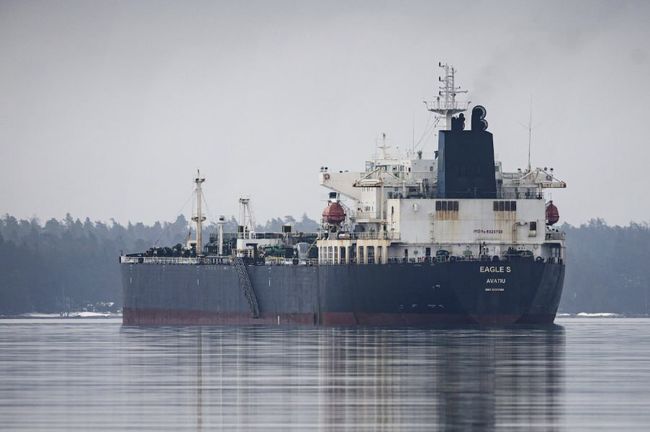 14 країн попередили росію, що її танкери «тіньового флоту» більше не зможуть безперешкодно плавати у Балтійському морі