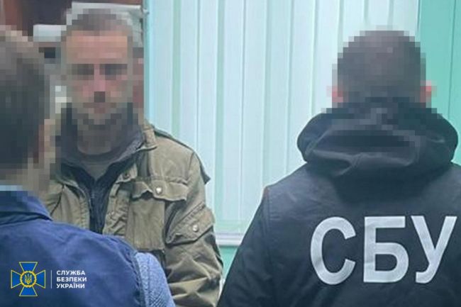 СБУ та ДБР затримали лісничого, який допоміг «вагнерівцям» зробити засідку на воїнів ЗСУ під час боїв на Харківщині у 2022 році СБУ та ДБР затримали лісничого, який допоміг «вагнерівцям» зробити засідку на воїнів ЗСУ під час боїв на Харківщині у 2022 році
