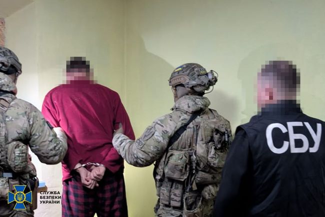 СБУ викрила агента фсб рф, який наводив російські ракети на Хмельниччину