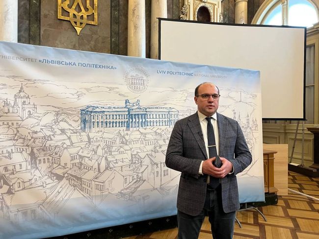 Фінансування та стипендії: у Львові заступник міністра Курбатов озвучив нові підходи до науки