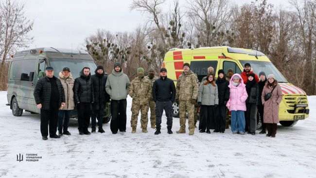 Хор “Гомін” спільно з партнерами оснастив дві медичних евакуаційних машини для потреб ГУР МО України