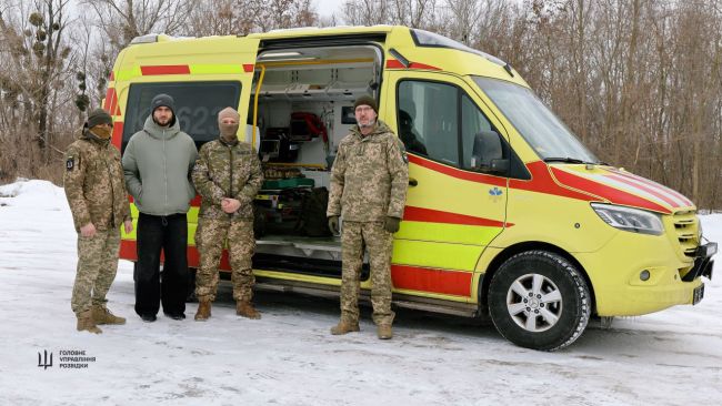 Хор “Гомін” спільно з партнерами оснастив дві медичних евакуаційних машини для потреб ГУР МО України Хор “Гомін” спільно з партнерами оснастив дві медичних евакуаційних машини для потреб ГУР МО України