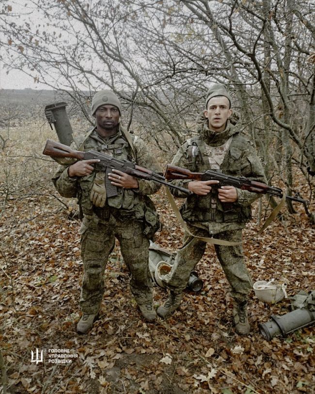 З Кенії ― у “кіллзону” Донбасу: коротка і повчальна історія про кенійських найманців, яких росія завербувала на злочинну війну З Кенії ― у “кіллзону” Донбасу: коротка і повчальна історія про кенійських найманців, яких росія завербувала на злочинну війну